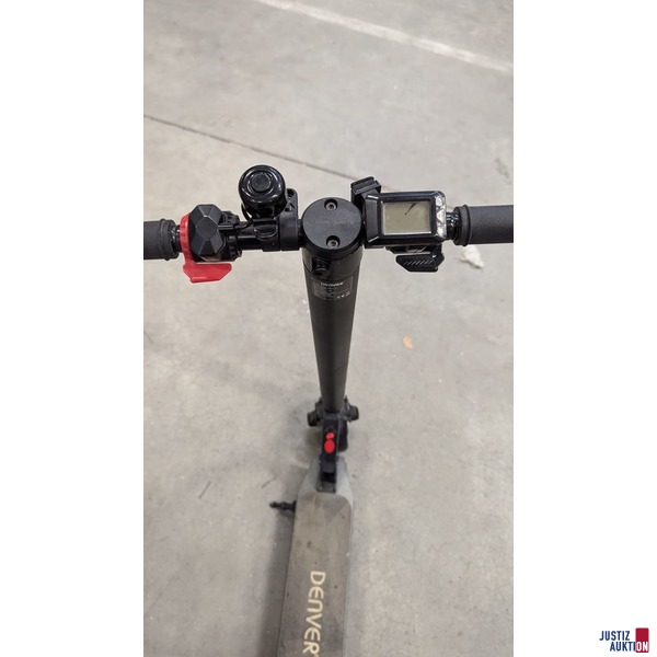 1x E-Scooter