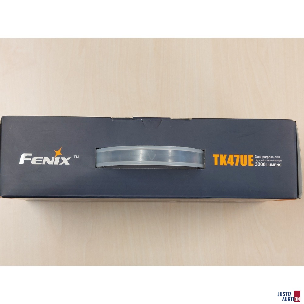 Taschenlampe der Marke FENIX TK47UE 3200 LUMEN