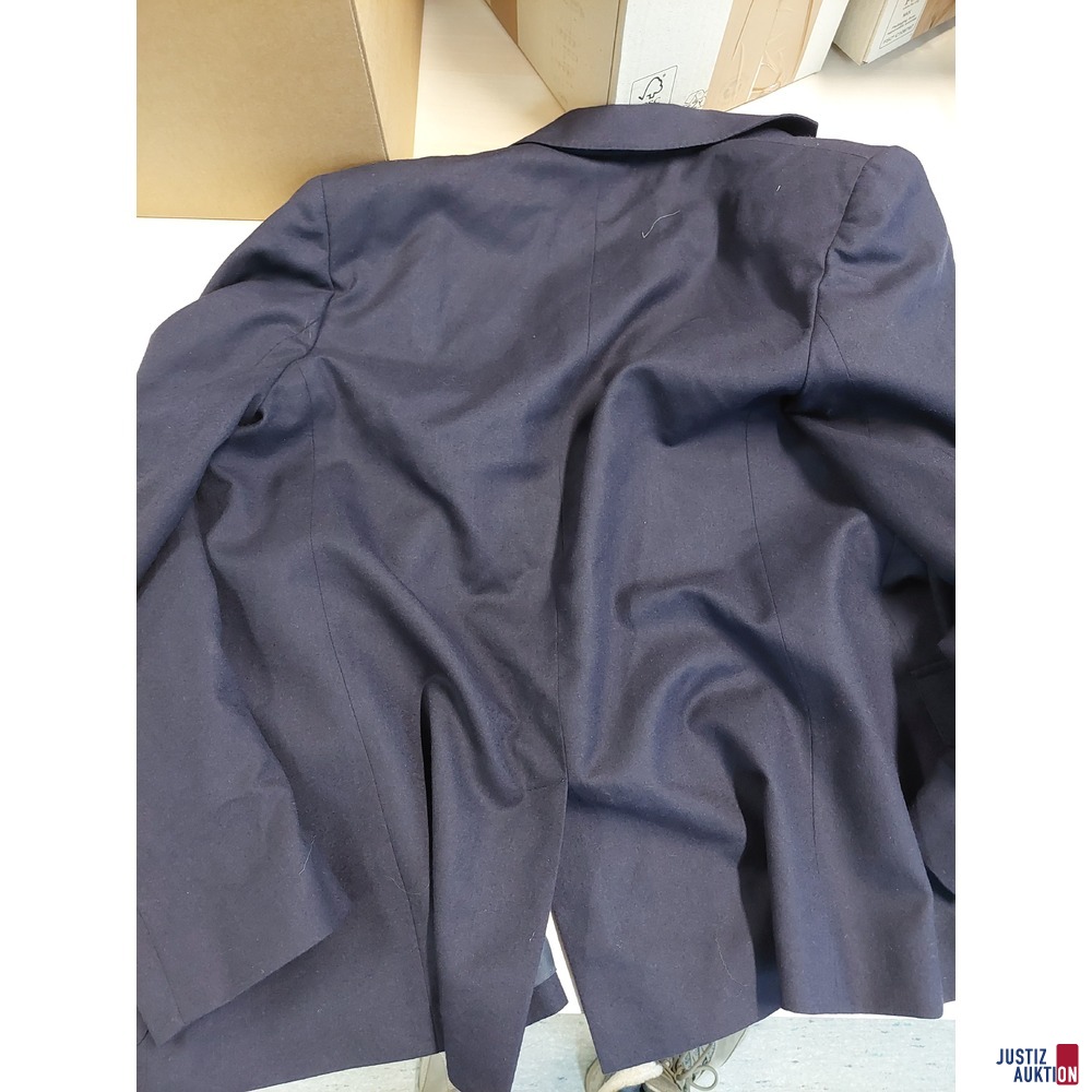 Herrenblazer der Marke Ralph Lauren Wollstoff&comma; Farbe blau&comma; Gr&period; 14 getragen