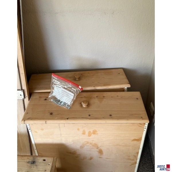 Schrank zerlegt