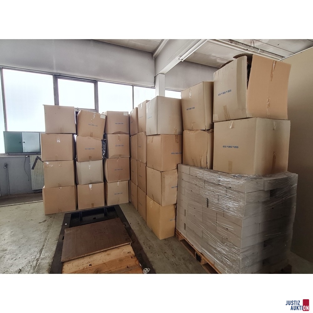 Kartons mit leeren Beh&auml;ltnissen