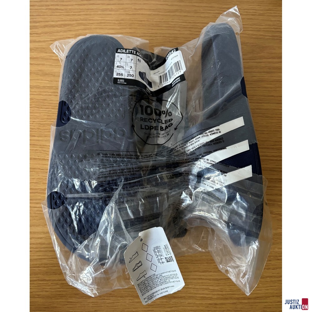 Gesamtansicht mit Verpackung