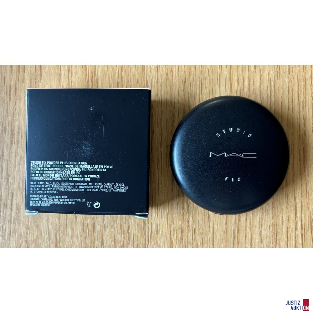 MAC Studio Fix Powder plus Foundation