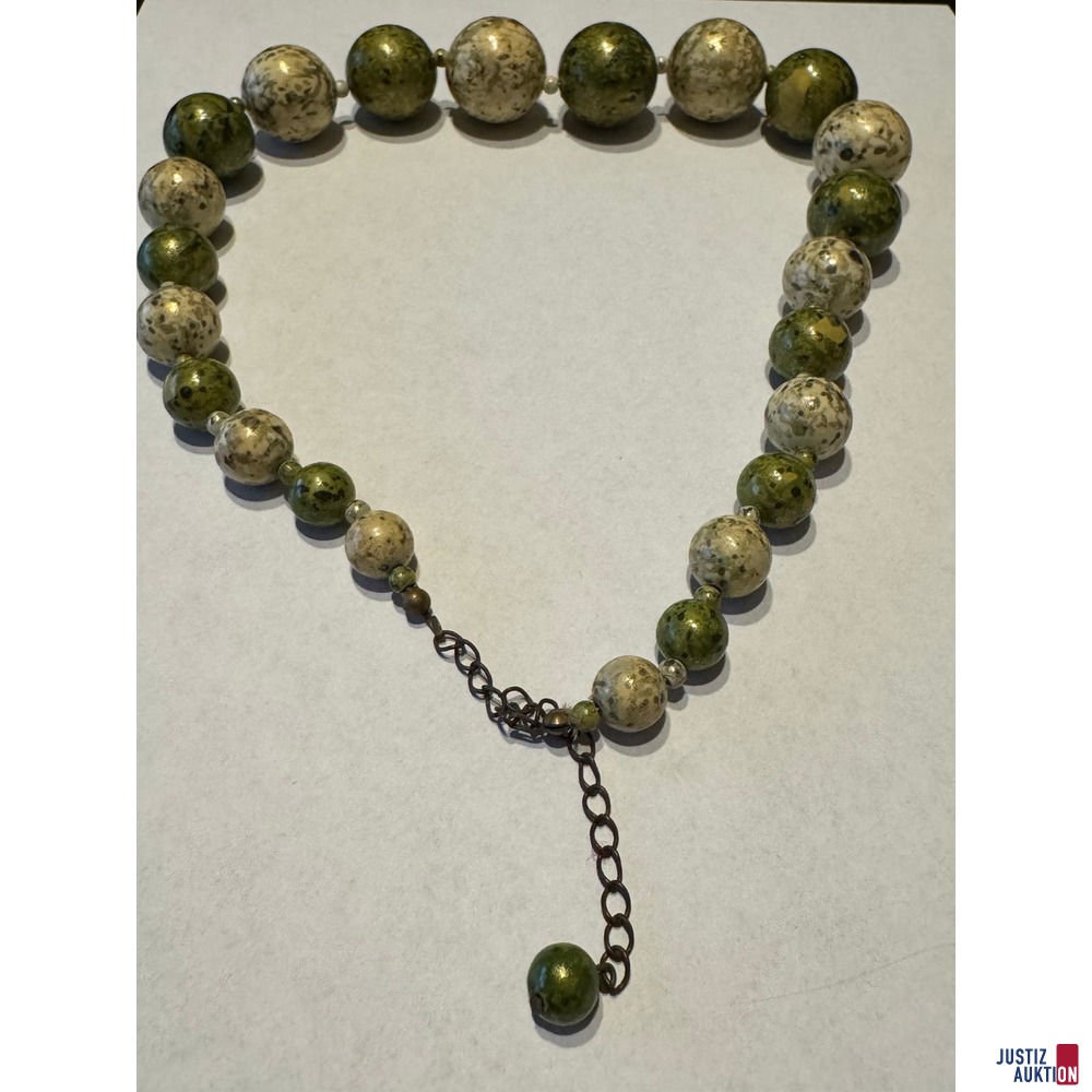 Holzperlenkette gr&uuml;n