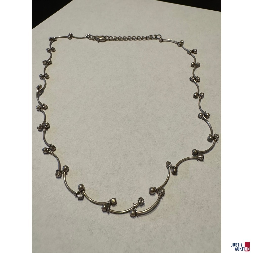 Gliederkette silberfarben mit silbernen Kugeln