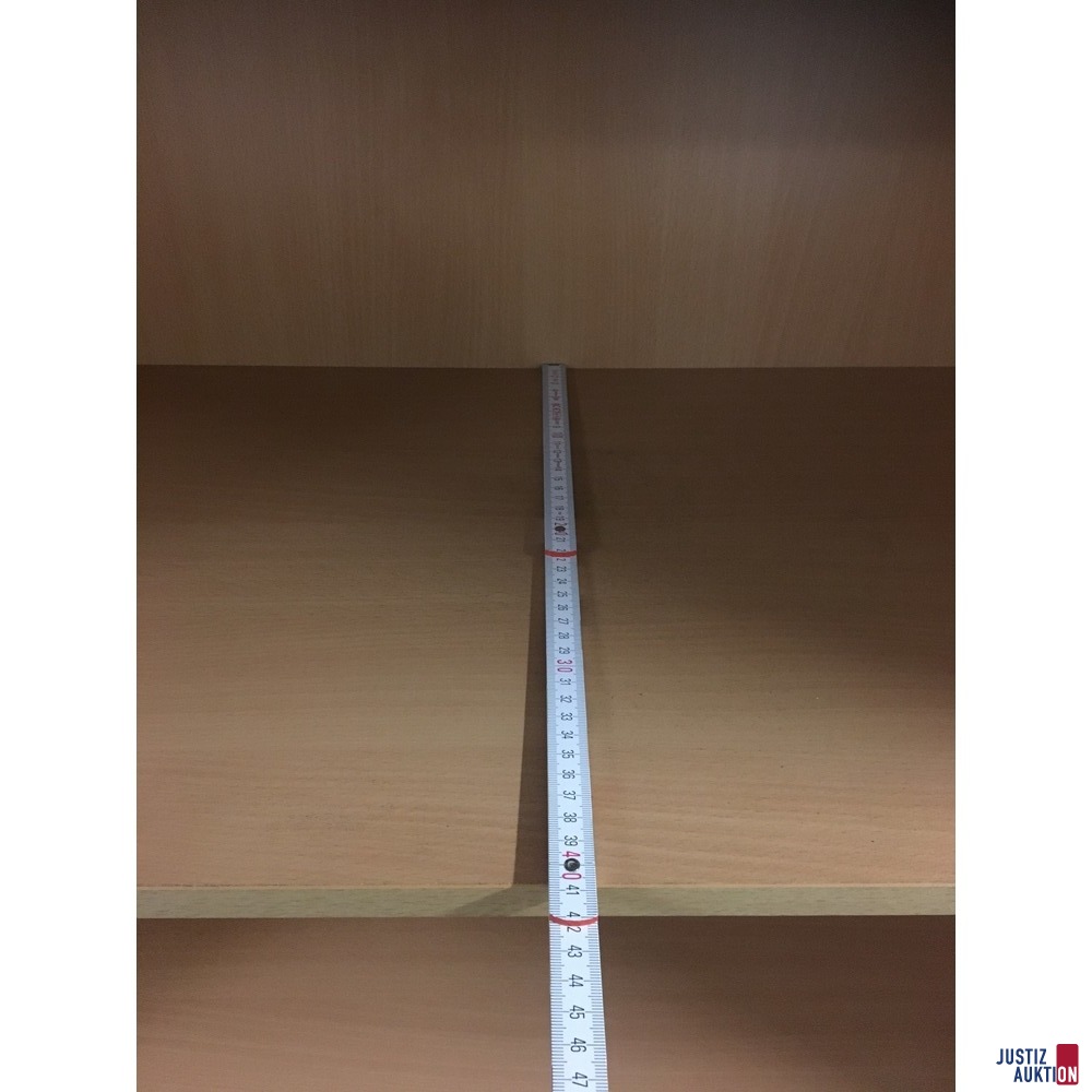 Vitrine Tiefe Gesamt außen 44 cm