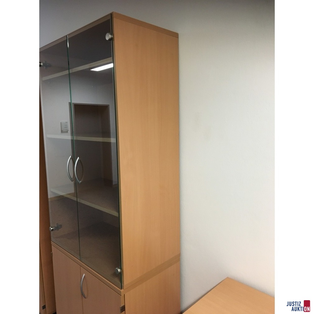Vitrine rechte Seite