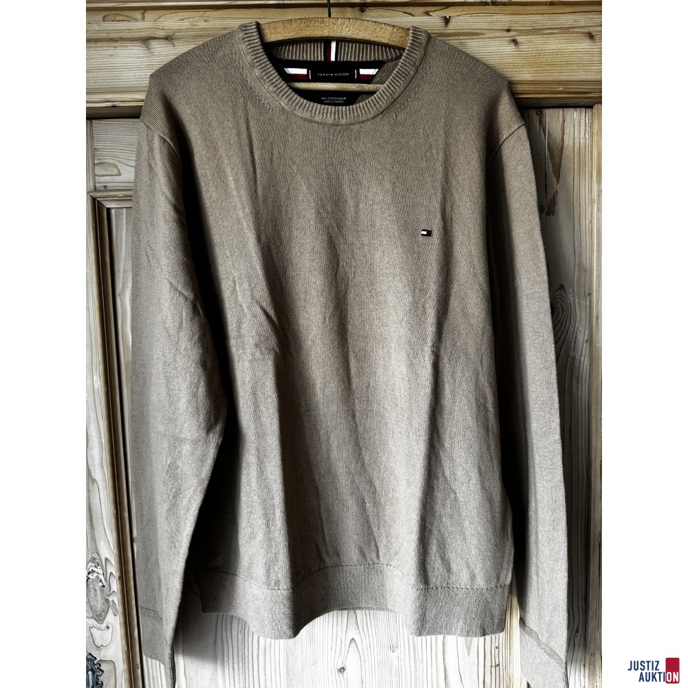 Pulli vorne