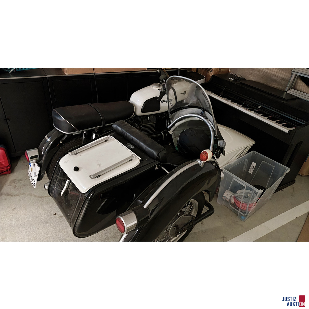 Motorrad mit Beiwagen