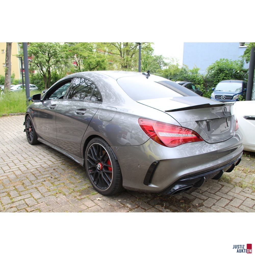 Fahrerseite von hinten