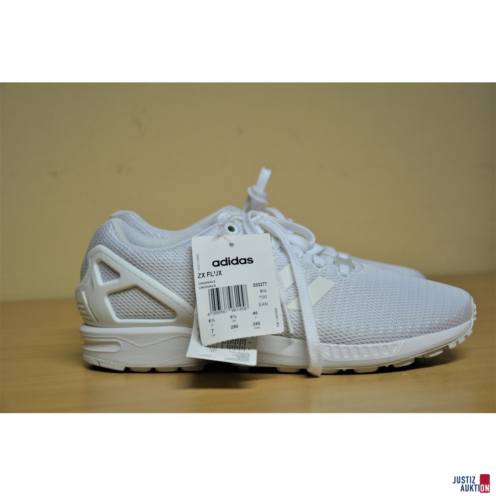 Schuh Seite mit Schild