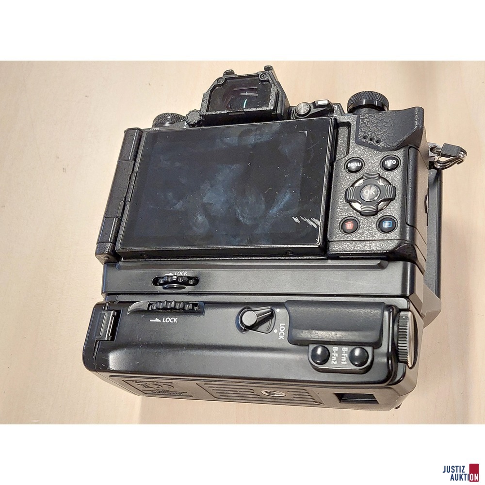 Kamera der Marke Olympus OM-D E-M1 II