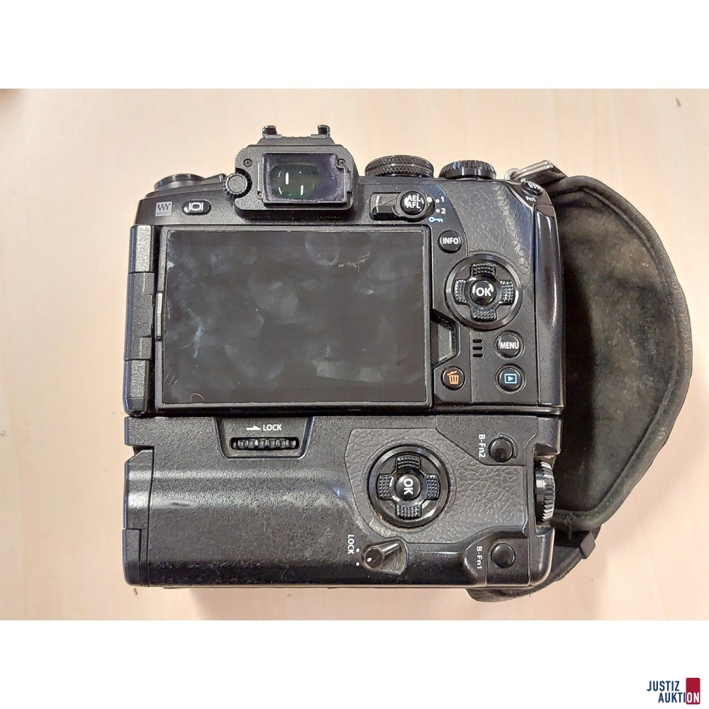 Kamera der Marke Olympus OM-D E-M1 II