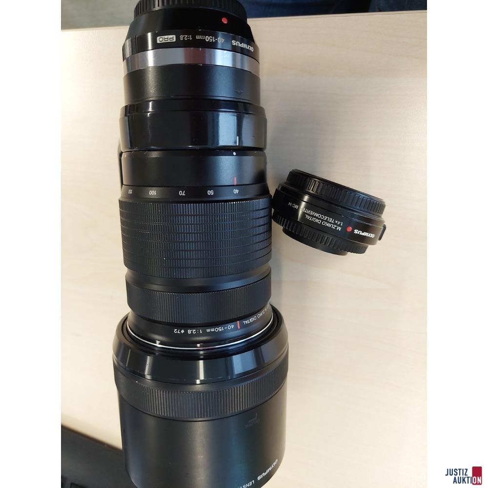 1 Objektiv der Marke Olympus M&period;Zuiko Digital u&period;a&period;