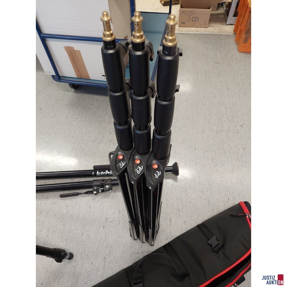 1 3er-Pack Stativ der Marke Manfrotto 1004BAC u&period;a&period;