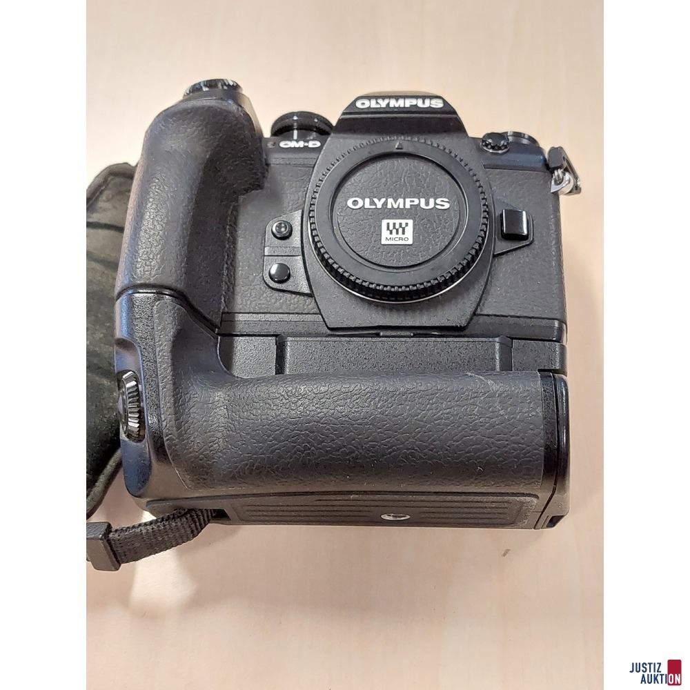 Kamera der Marke Olympus OM-D E-M1 II