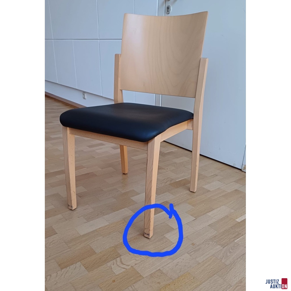 Musterstuhlansicht grob gereinigt, Stoßkante an den Vorderfüßen in Tischsockelhöhe
