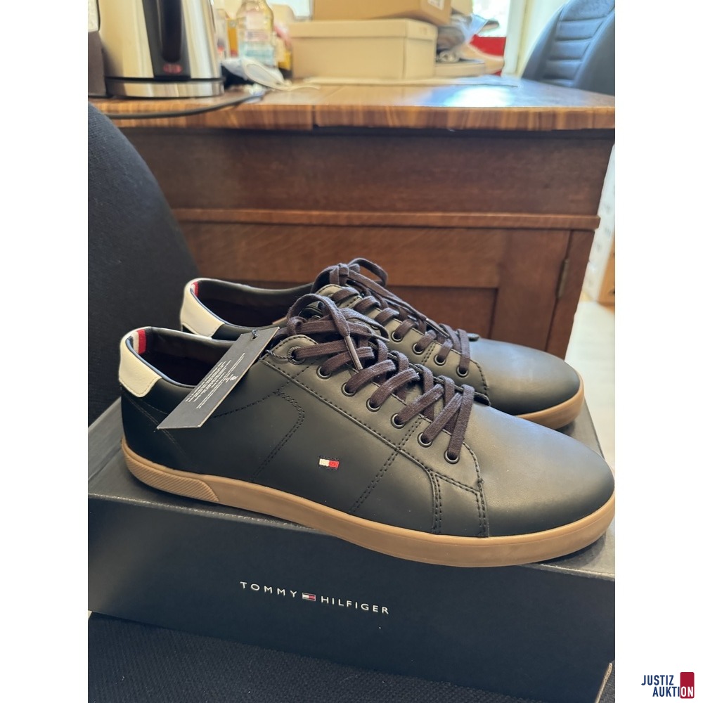 Schuhe Marke TOMMY HILFIGER, Gr. 43