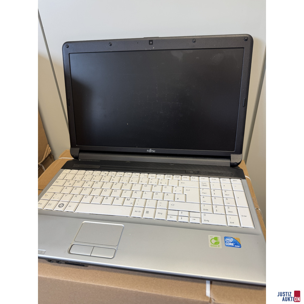 Laptop aufgeklappt