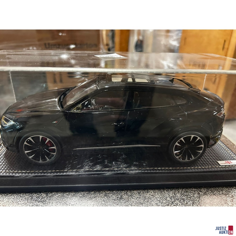 Lamborghini Urus schwarz