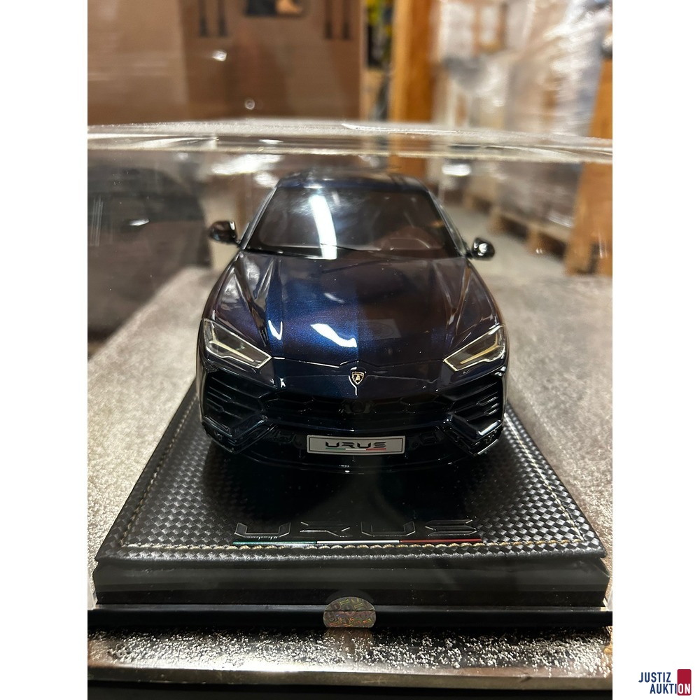 Lamborghini Urus blau