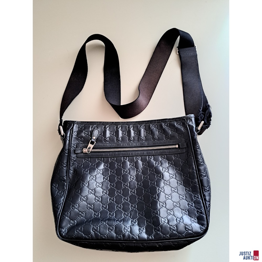 Herren Tasche mit Trägerriemen von Gucci ca. 35x 30 cm
