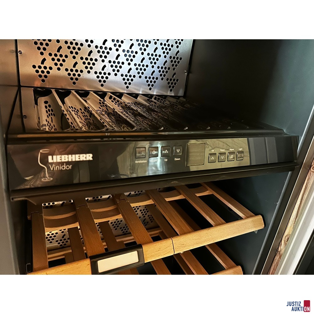 Weintemperierschrank Liebherr Vinidor mit Holzverbau