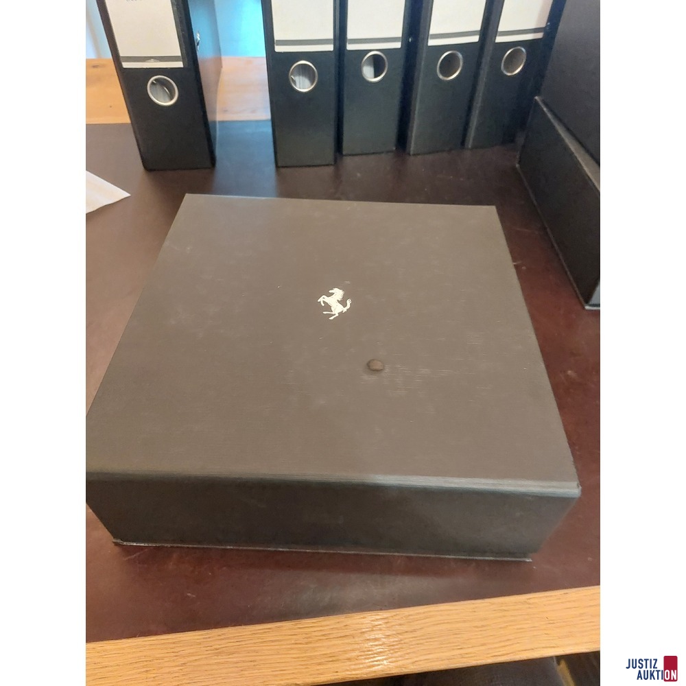 Geschenkbox Ferrari 488 Pista Spider mit Garantiesiegel