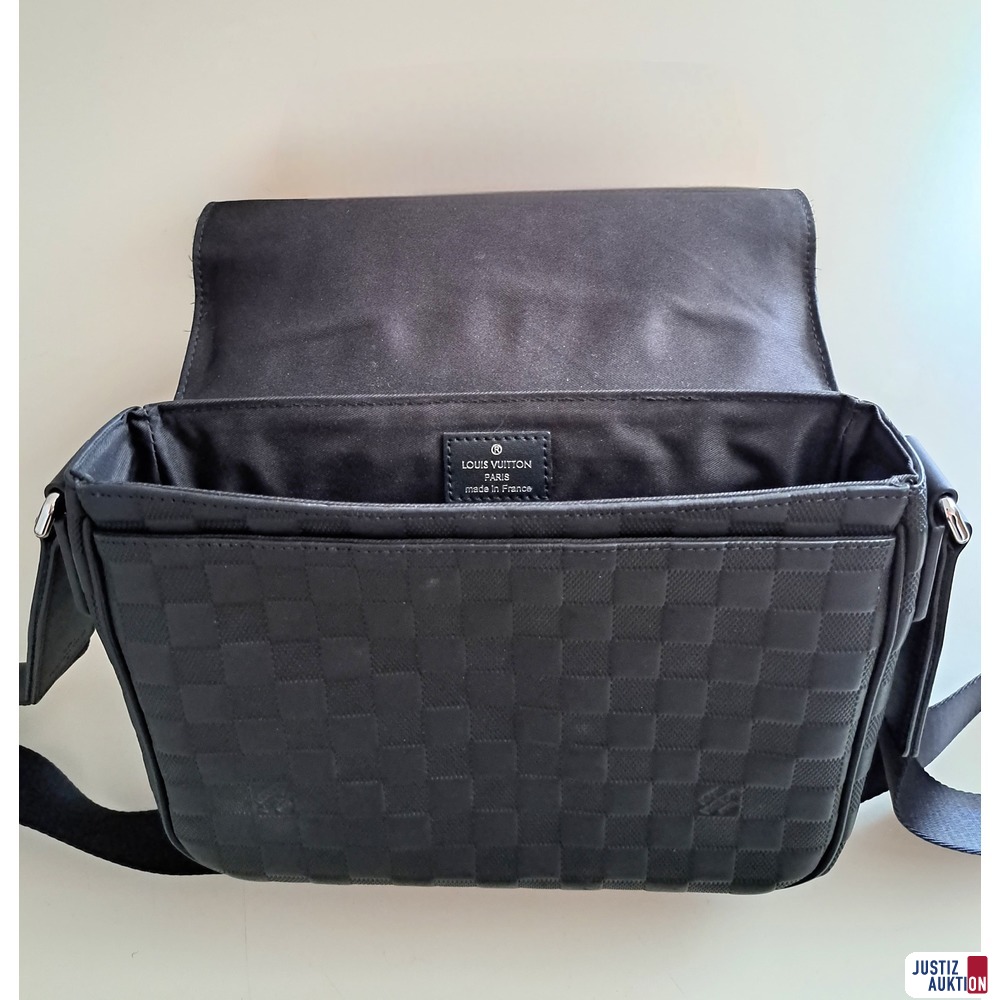 Herren Tasche von Louis Vuitton - Louis Vuitton Messenger Bag schwarz