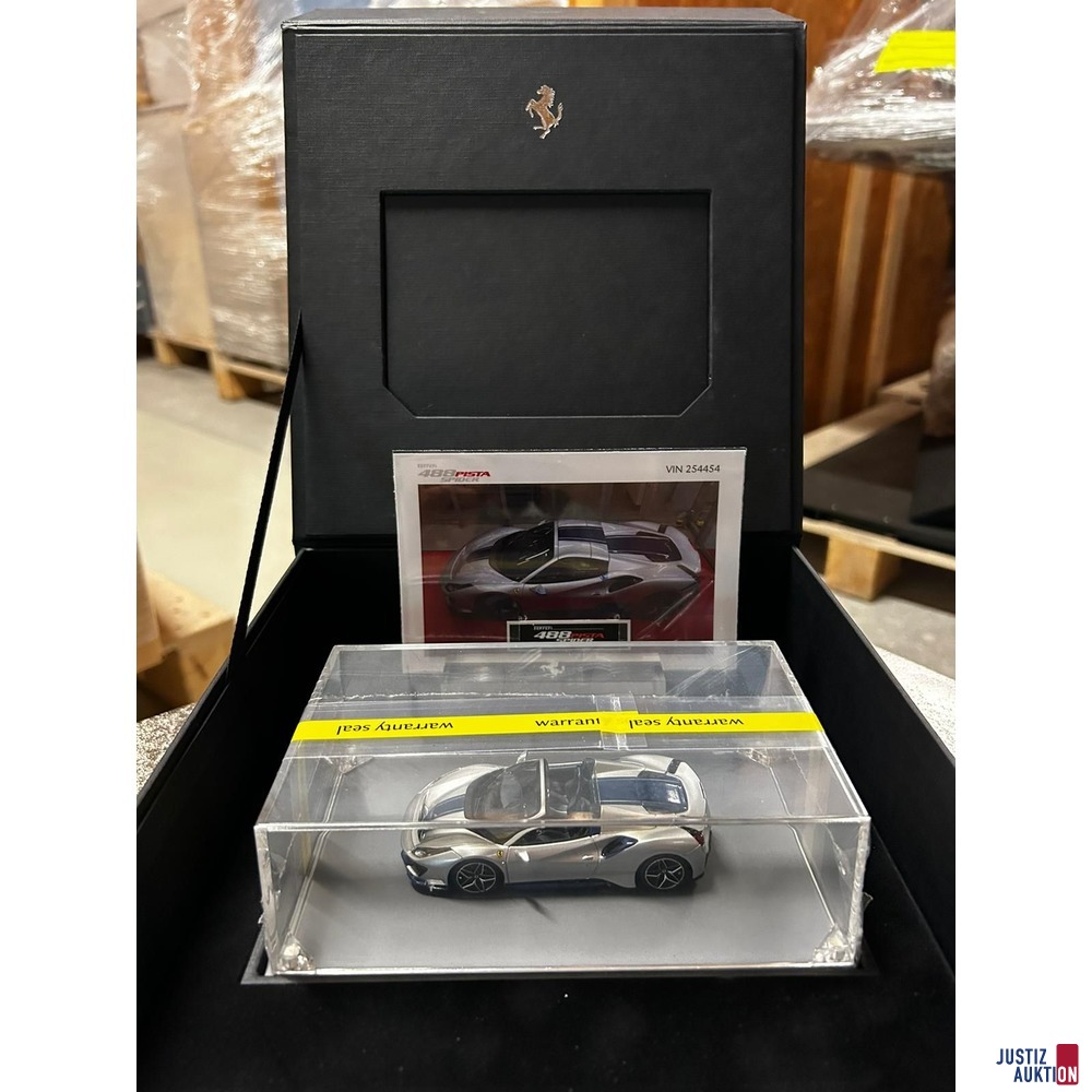 Geschenkbox Ferrari 488 Pista Spider mit Garantiesiegel