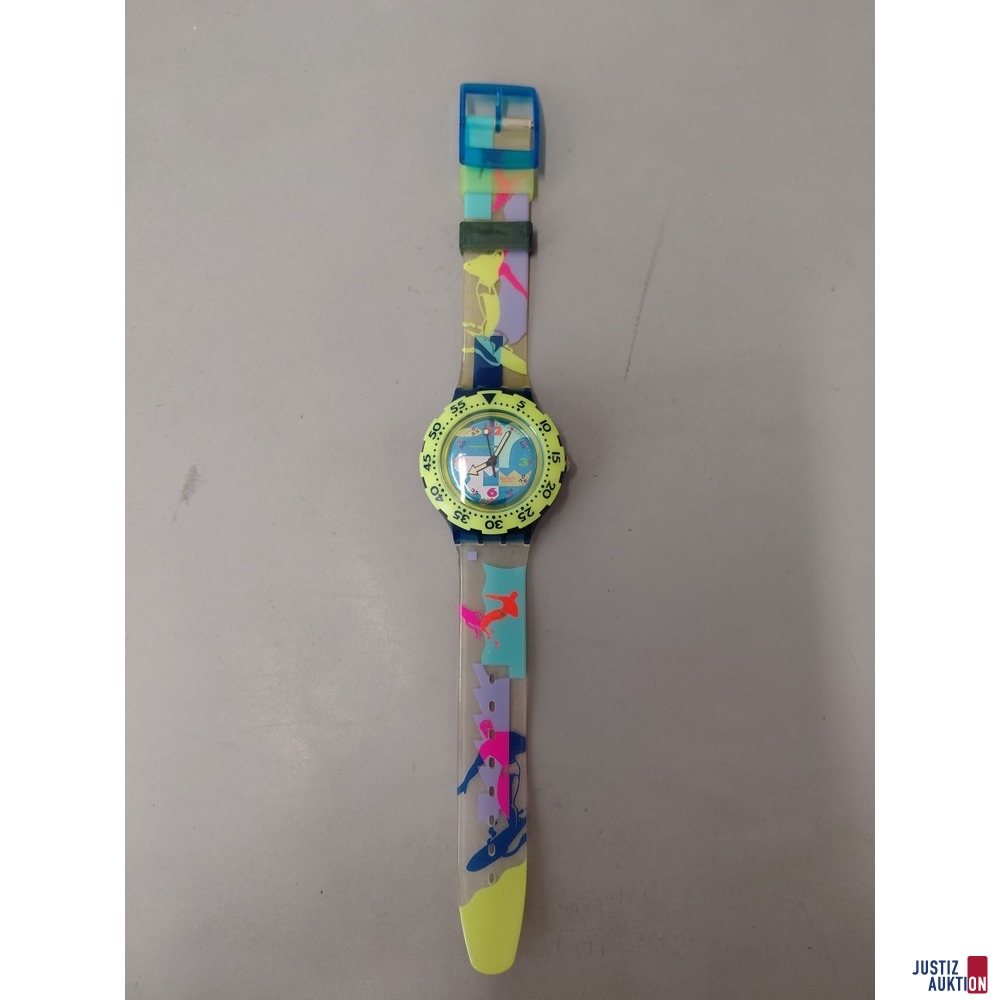 Swatch Model 302&comma;  Batteriebetrieben&comma; Plastikband