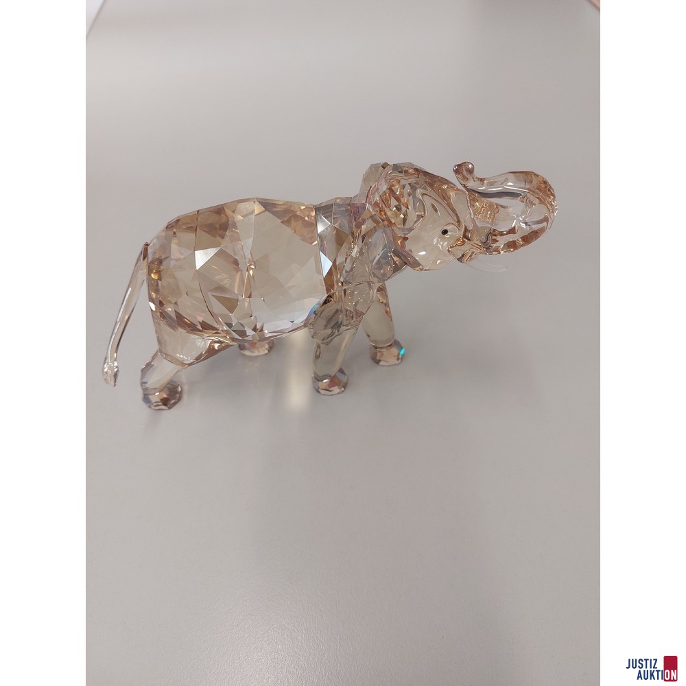 Swarovski – Elephant China SCS Annual Edition 2013 Produkt Code: 1137207 - Größe ca. 16,5 x 11,3 cm