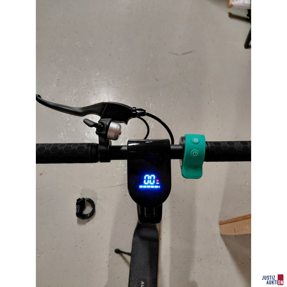 E-Scooter der Marke Augment ES 210 &lpar;450W&rpar;