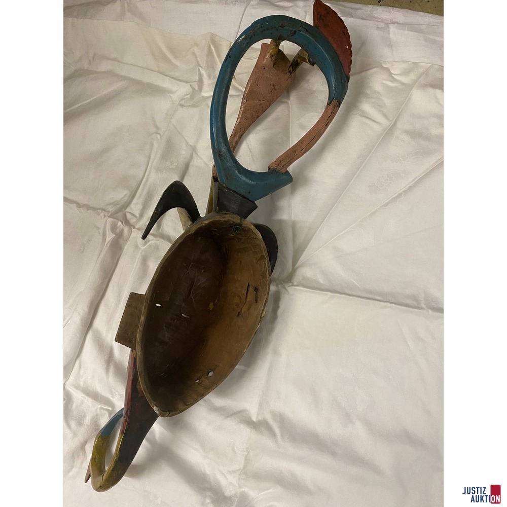 Holzmaske gro&szlig; von hinten