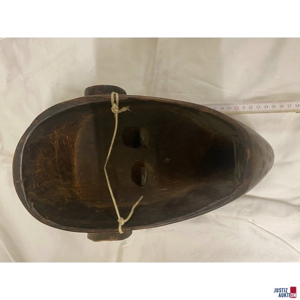 Holzmaske klein von hinten