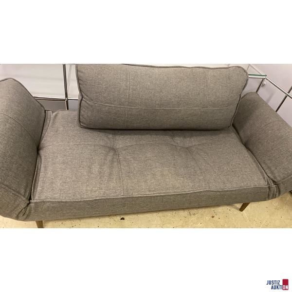 Sofa mit Kissen
