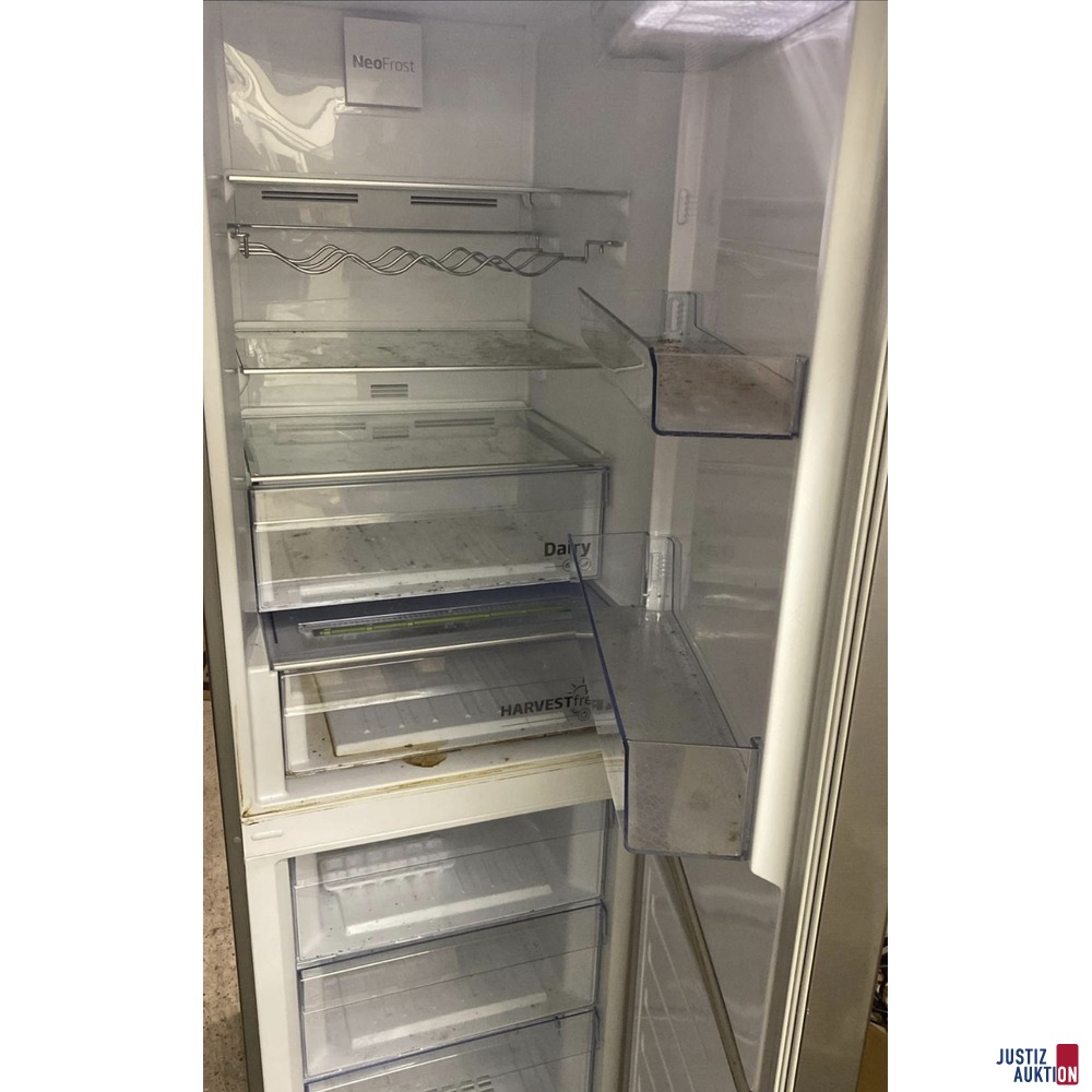 K&uuml;hlschrank ge&ouml;ffnet