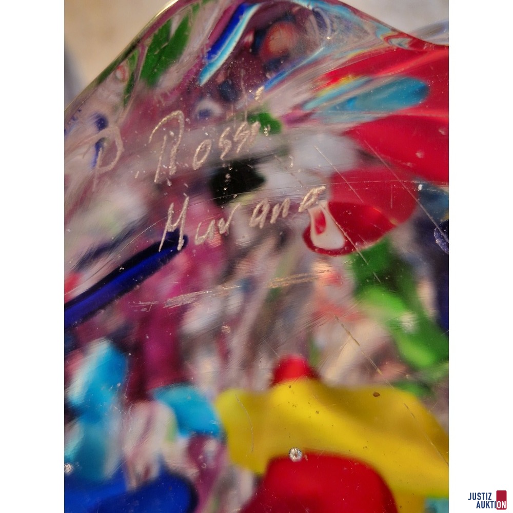 Glasfigur mit Signatur