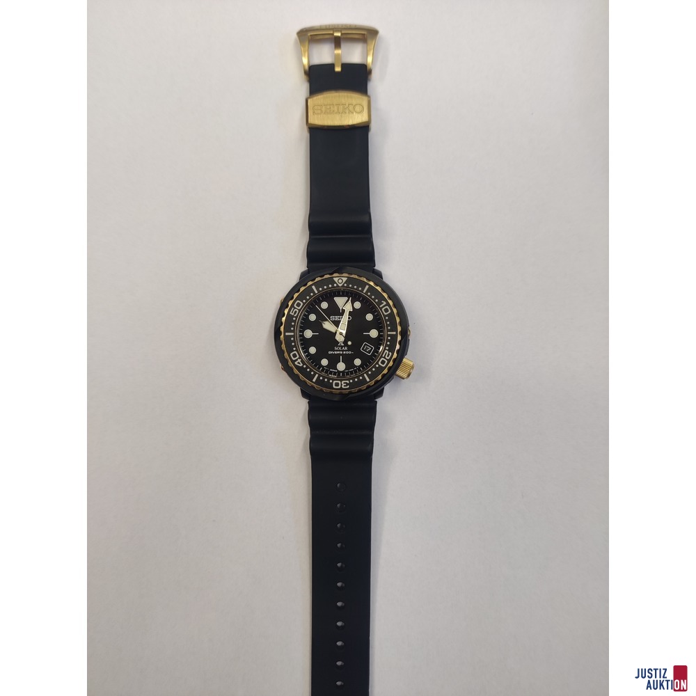 Gesamtansicht Uhr
