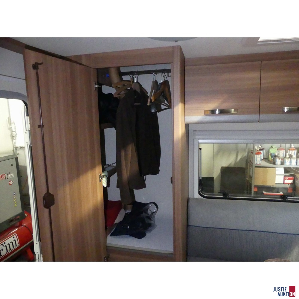 Schrank neben dem Eingang