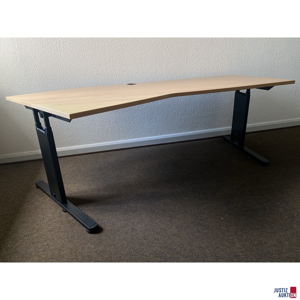 Schreibtisch vorne