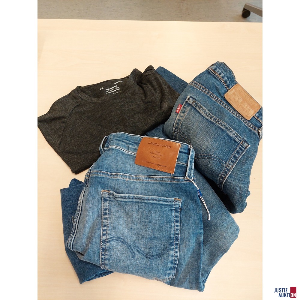 Jeans der Marke Levis 510 Größe W 32 L 32 u.a.