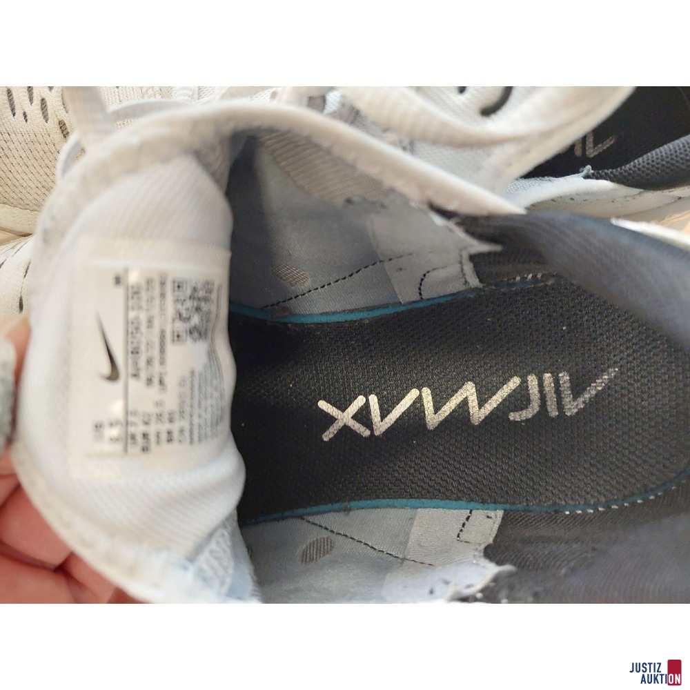 1 Paar Sneaker Schuh der Marke Nike Air Max 270 Gr&ouml;&szlig;e 42