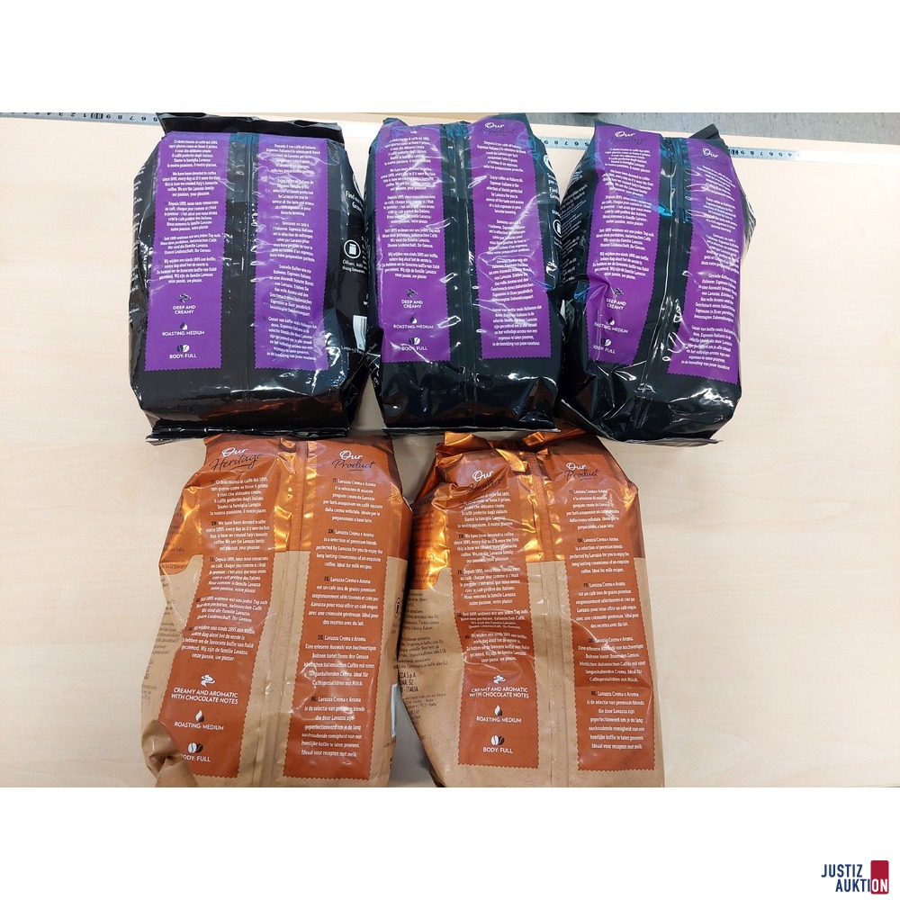 3 Packungen Kaffeebohnen der Marke Lavazza u&period;a&period;
