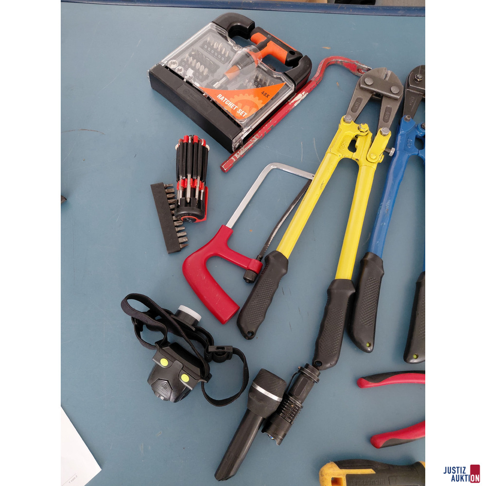 Konvolut an Werkzeug und Lampen
