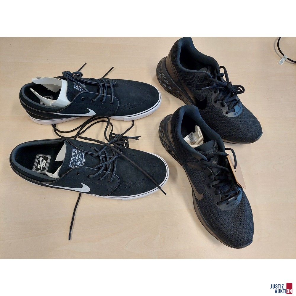 1 Paar Sneaker der Marke Nike Größe 45,5 u.a.