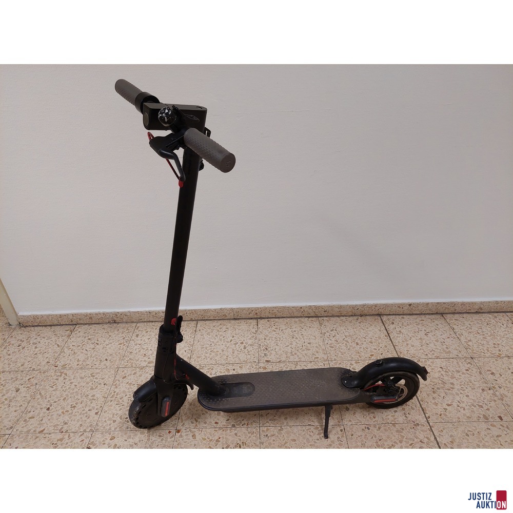 E-Scooter der Marke Xiaomi Mi gebraucht/Gebrauchsspuren vorhanden