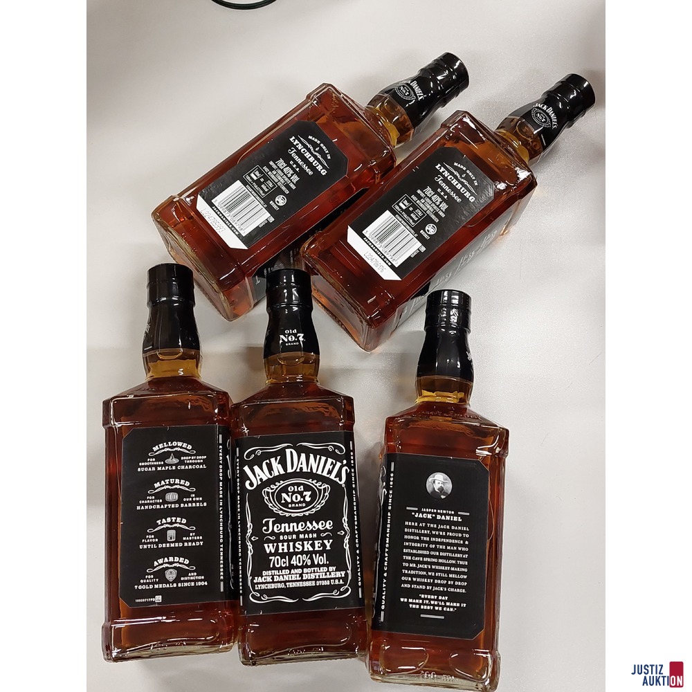 5 Flaschen Whiskey der Marke Jack Daniels No.7 70cl