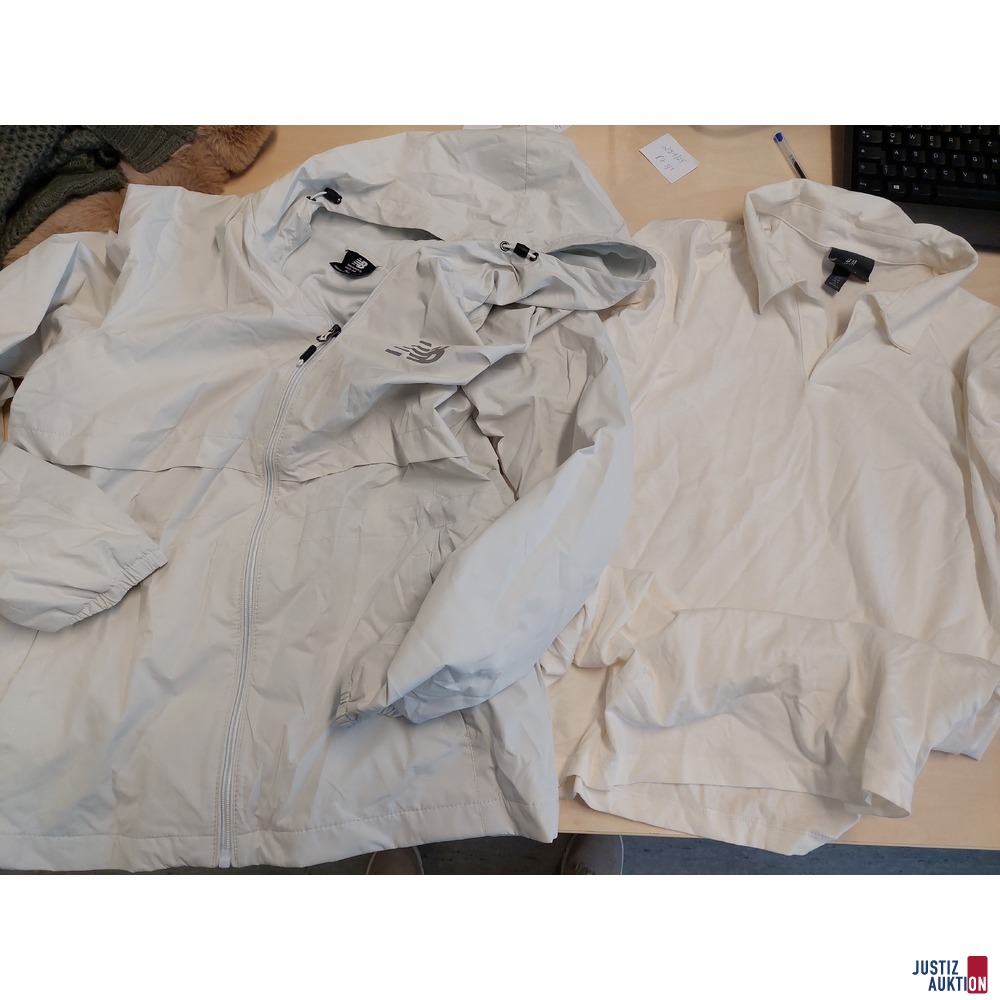 2 Hauben der Marke Ellesse One Size u.a.