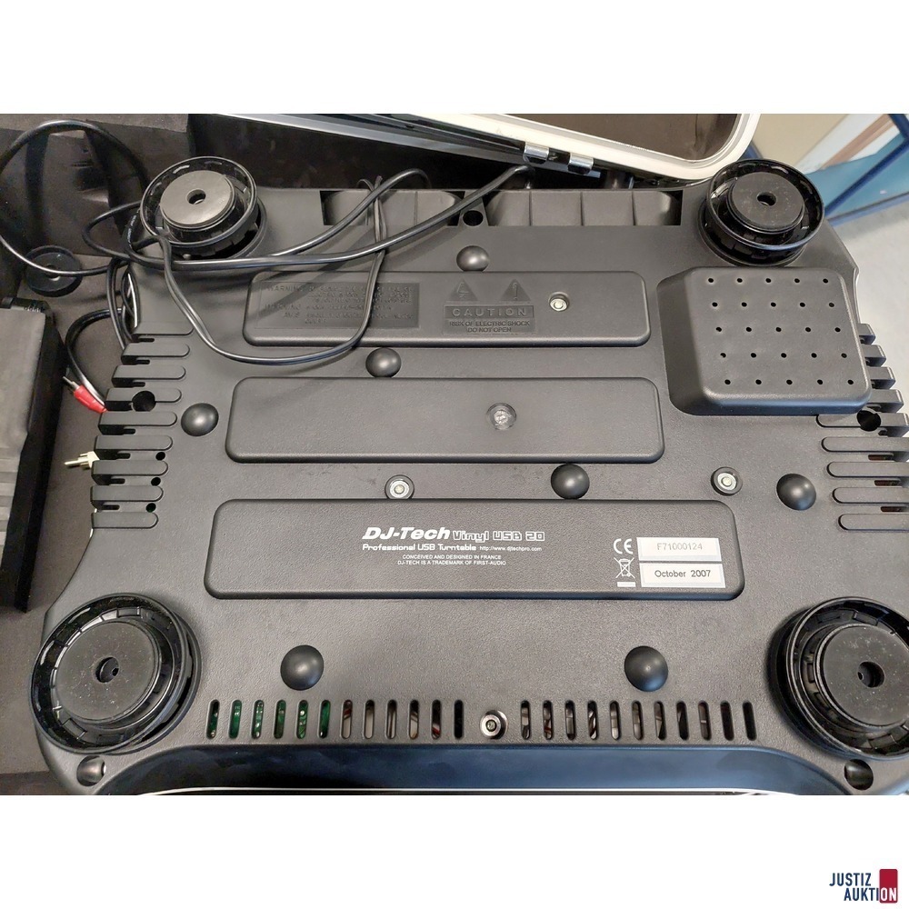 Plattenspieler der Marke DJ Tech Vinyl USB 20